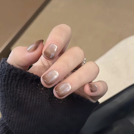 Short almond shape reusable gel press-on nails example